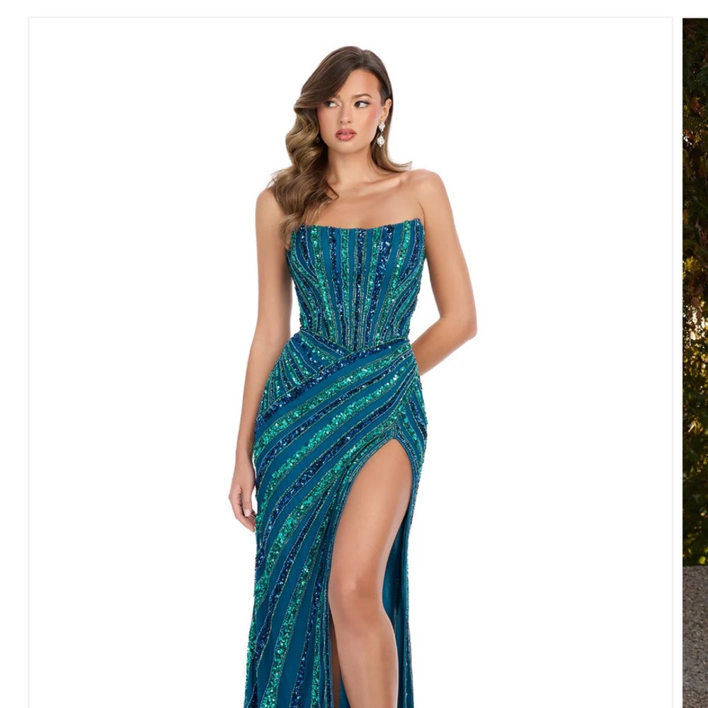 Elegant Blue and Green Strapless Prom Dress
